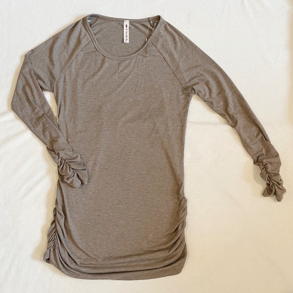 BNWOT Vanilla Bay Long Sleeve Tunic Top w/ Ruching in Beige Size S - Picture 3 of 7